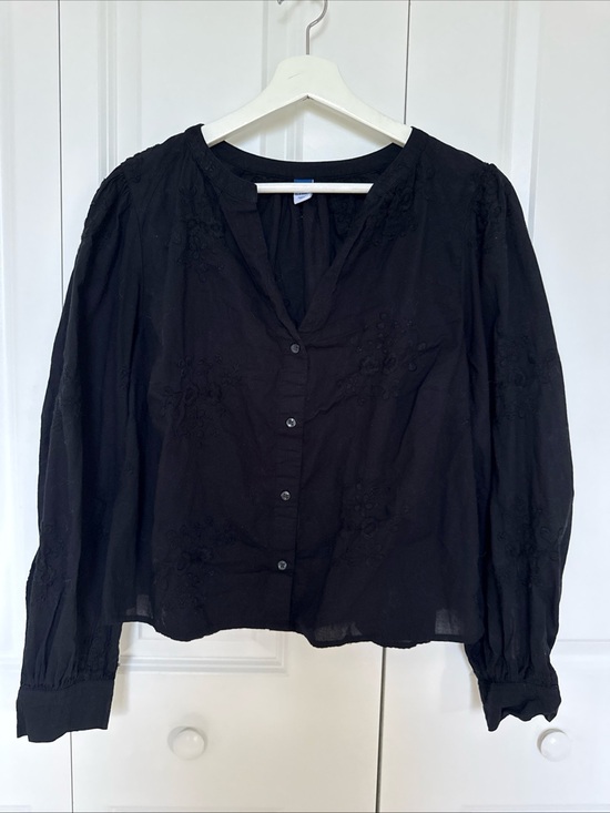 Old Navy Tops - Embroidered Longsleeve Cropped Black Blouse Cottage Core Hippie Boho Sz L